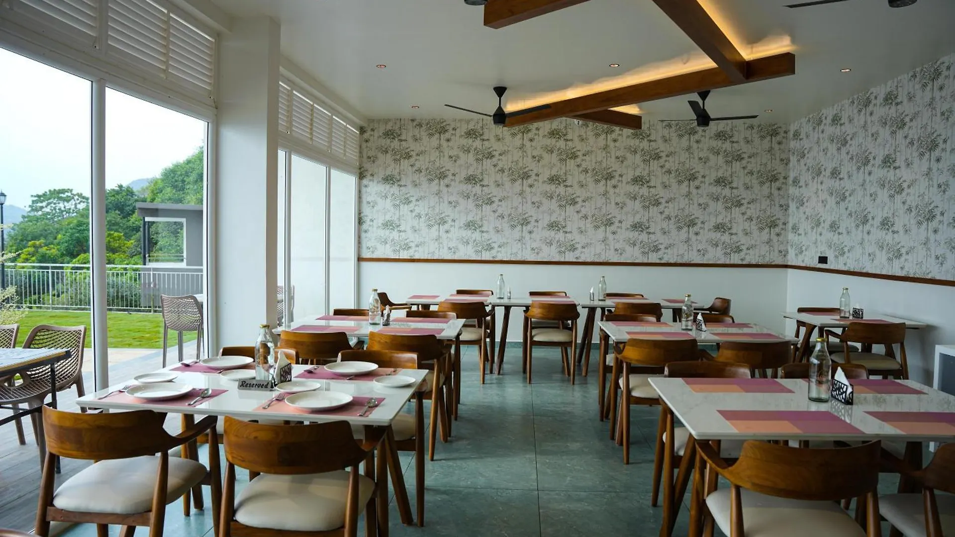 Olga Hills Hotel Vagamon